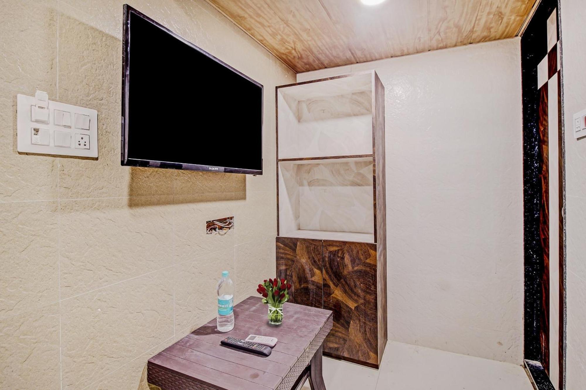 Hotel Ambedkar Кальян Экстерьер фото